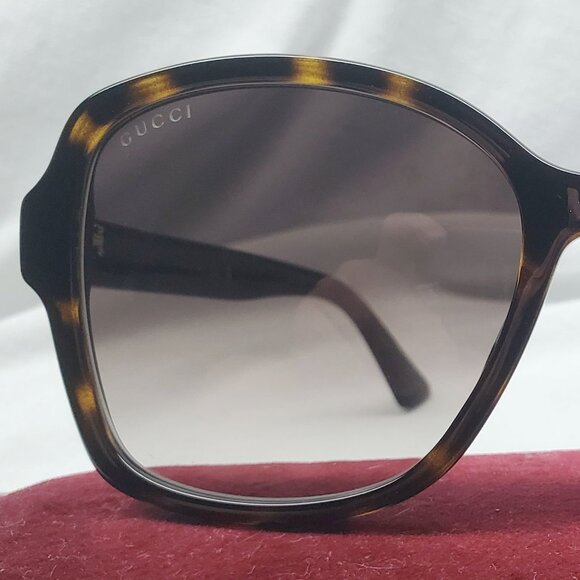 Gucci Womens Monochromatic 57MM Rectangular Sunglasses EUC Worn Once - Picture 11 of 13